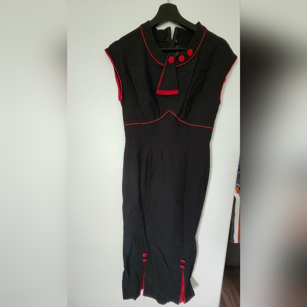 Stop Staring Black and Red Midi Dress with Modern Appeal